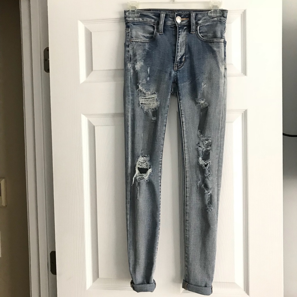 AEO distresses jeans